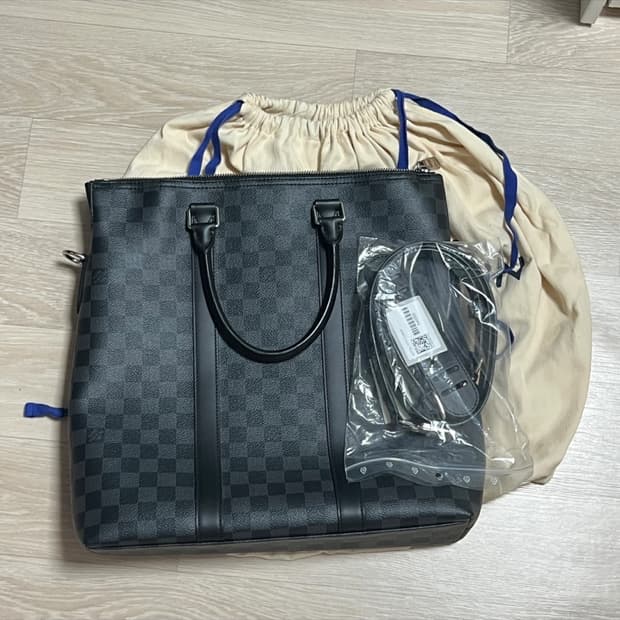 루이비통 안톤 토트백