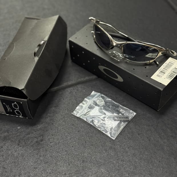 오클리 엑스메탈 줄리엣