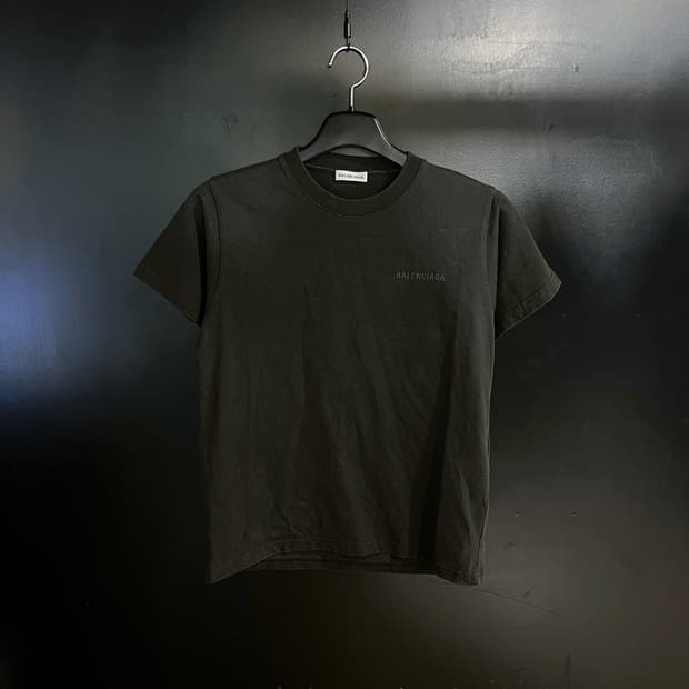 발렌시아가 에고 티셔츠