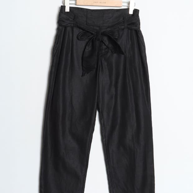 Unaca Belted Satin Tapered Pant (28)