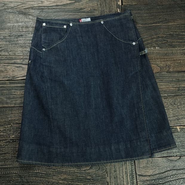 [리바이스] 엔지니어드 데님 미니스커트 M18911