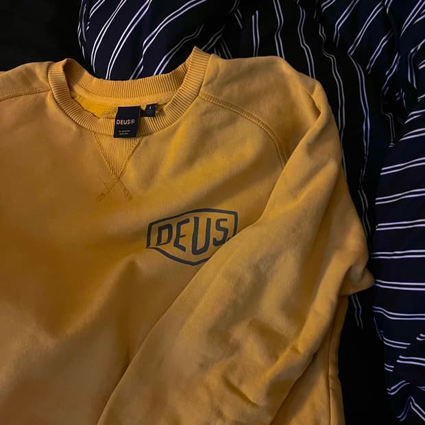 (L) 데우스 옐로우 맨투맨