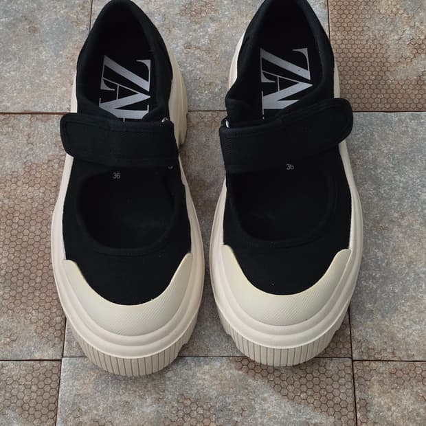 (235)자라 트랙솔 스포티 메리 제인 플랫 슈즈