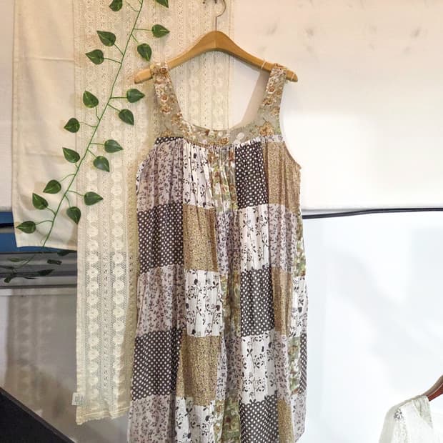 패치워크 패턴 민소매 원피스