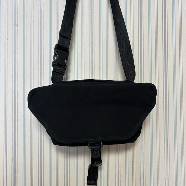 유니클로U 크로스바디백