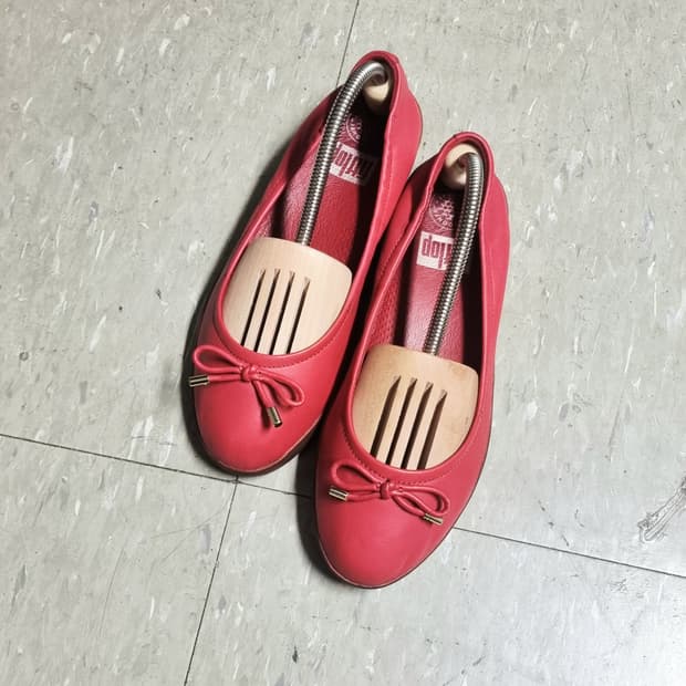 핏플랍 슈퍼컴포트 소가죽 슈즈 단화 다홍 (240/EU37) 상태좋음