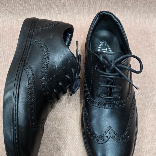 토즈 260mm- 블랙 윙팁 옥스포드 남성구두