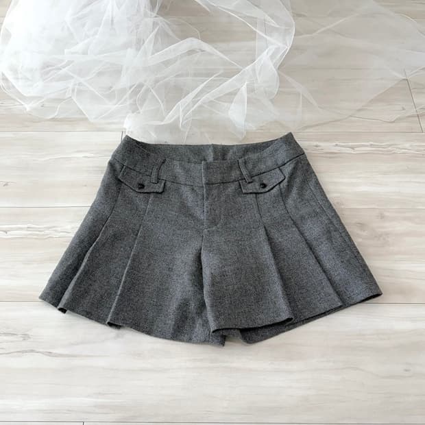 charcoal gray mini skirt-pants 