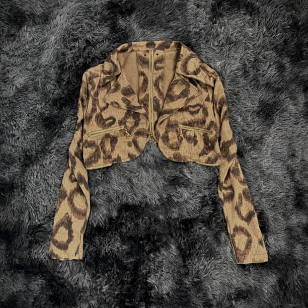 ANZU 레오파드 크롭 지퍼 디테일 자켓