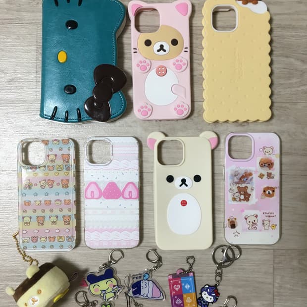 아이폰15 리락쿠마헬로키티 케이스(키링발송)