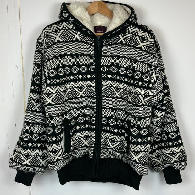 Ancestress 패턴 퍼 후드 집업 FREE