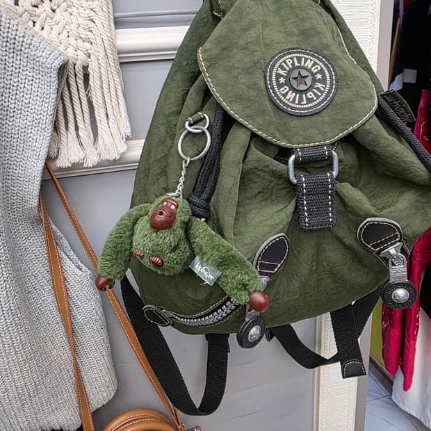 키플링 미니 백팩 카키