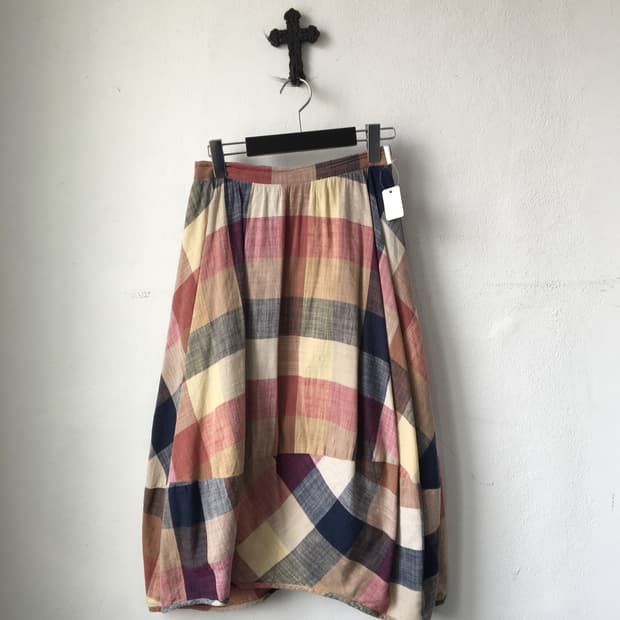 Check pattern skirt