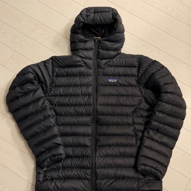 파타고니아 다운 스웨터 후디 블랙 L 