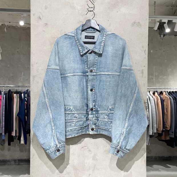 발렌시아가 연청 업사이드 다운 데님 자켓