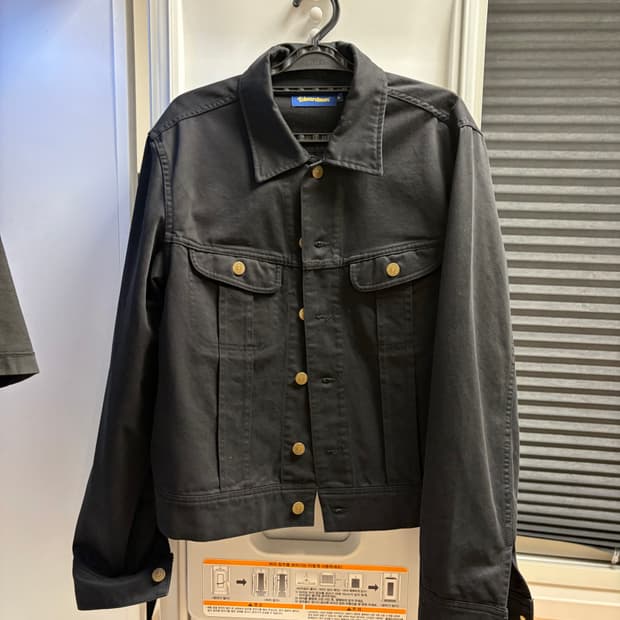 [에드워드맥스] 간절기 코튼 트러커 데님자켓 (블랙)