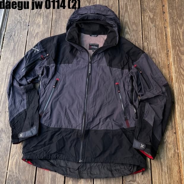 몬츄라 바람막이 