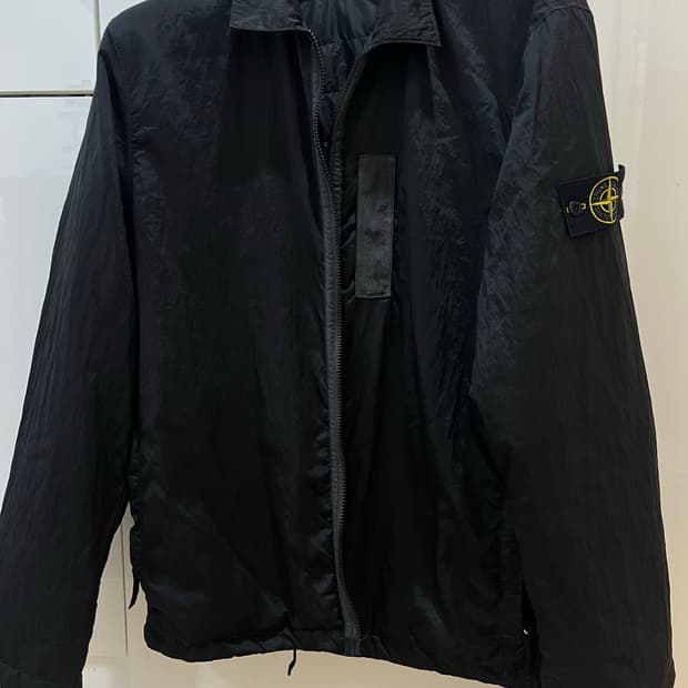 23fw 스톤아일랜드 나일론 프리마로프트 L (새상품급