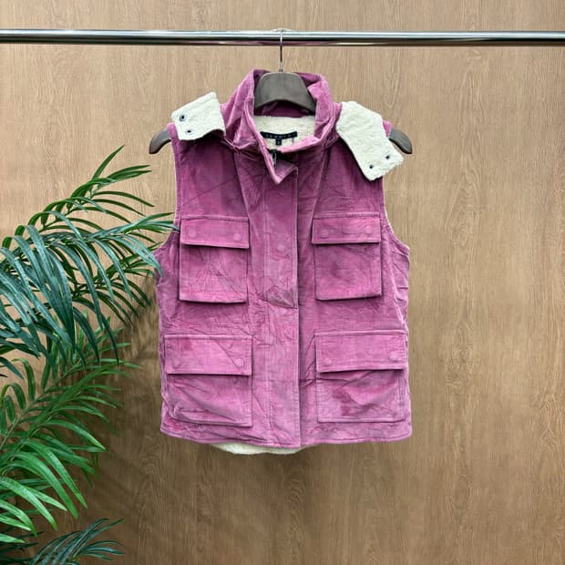 띠어리 후드 베스트 코듀로이 안감 쉐르파 라이닝 플랩 포켓 디테일 핑크