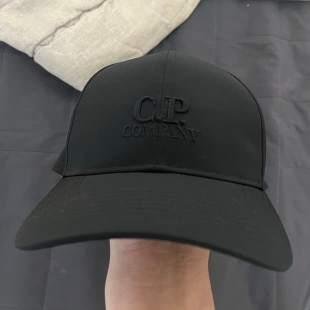 CP컴퍼니 고글 볼캡 블랙 XL