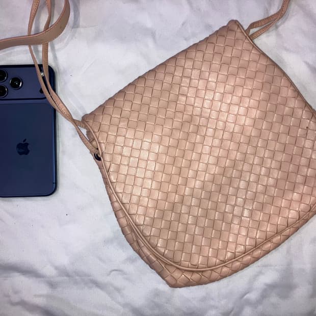 보테가베네타 크로스백