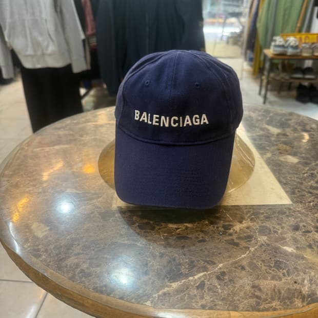59 정품 발렌시아가 볼캡 팝니다