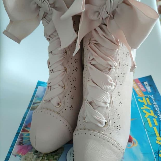 리즈리사 히메갸루 리본 아일렛 굽부츠