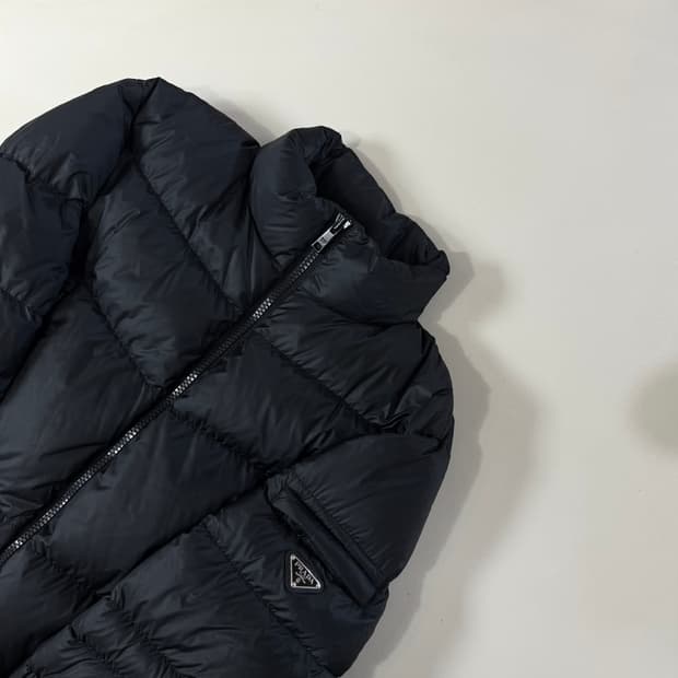 [52/당일출고]프라다 삼각로고 패딩