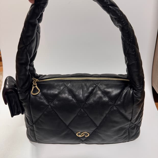 ST.JOHN 퀼팅 퍼프 호보백 블랙