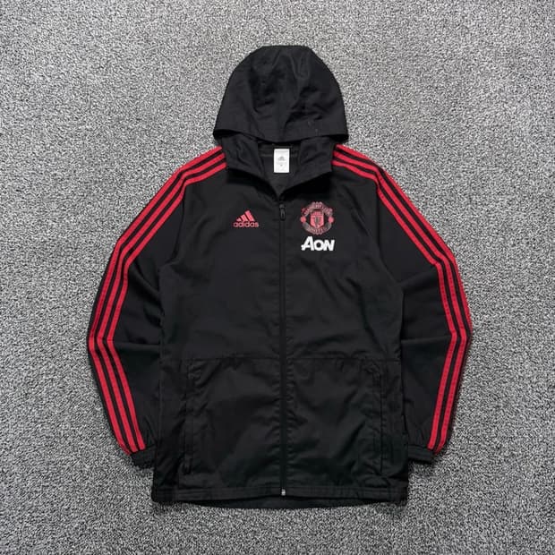 18-19 맨유 바람막이 팔아요