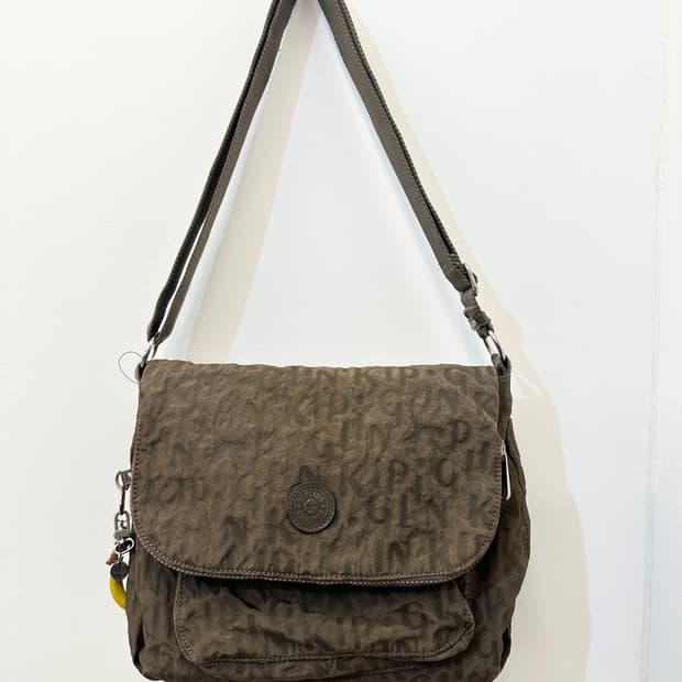 키플링 카키 브라운 숄더 크로스백 미디엄