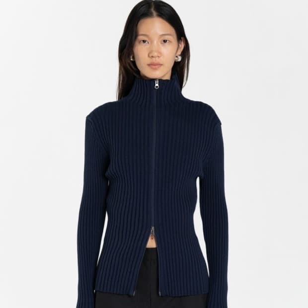아모멘토 하이넥  립 니트집업 네이비