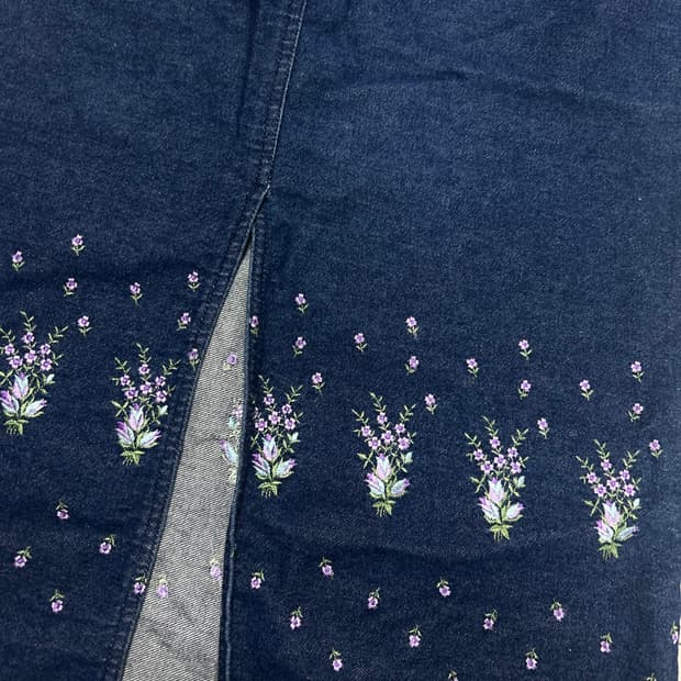 모리걸 데님 보라 꽃자수 트임 롱스커트 아오이유우
