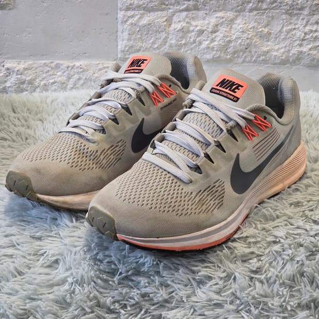 3q-26:나이키 줌 스트럭처 21 그레이 (24.5cm)