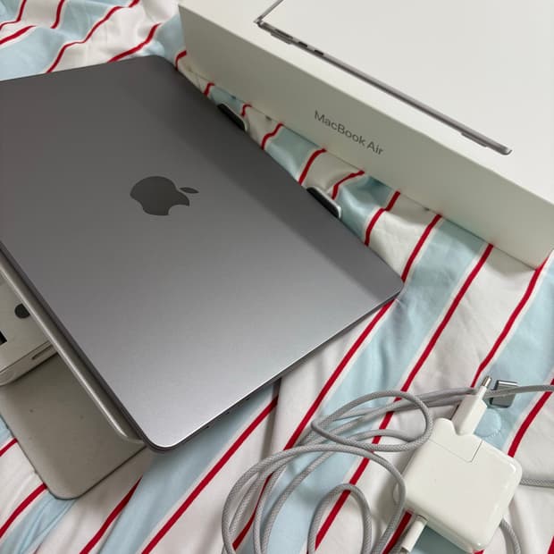 Apple M2 칩 탑재 13.6형 MacBook Air