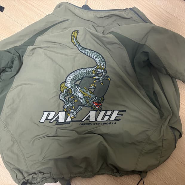 팔라스 엔터 더 드래곤 올리브 M사이즈