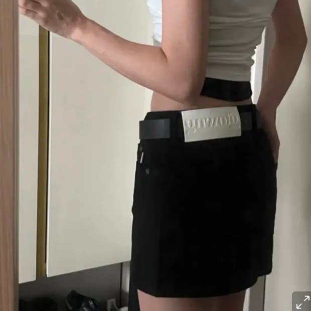 새상품) 글로니 99 로우라이즈 스커트 블랙