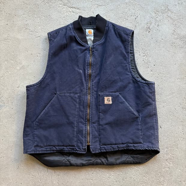 칼하트 V02 다크네이비 퀼티드 라인 베스트