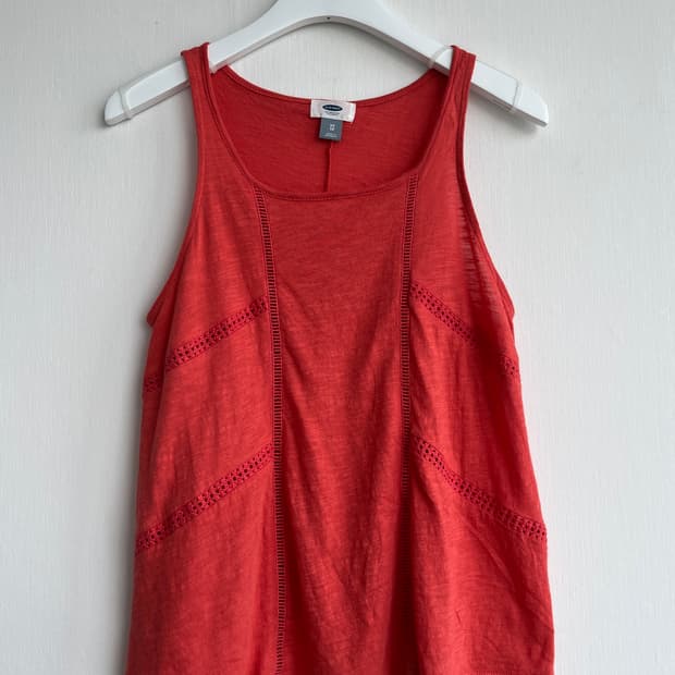 OLD NAVY 코랄 레이스 패널 슬리브리스 탑