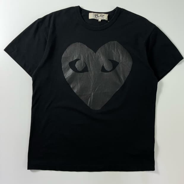 Comme des Garcons  꼼데가르송 빅하트 블랙 반팔 티셔츠  