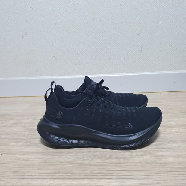 나이키 인피니티 런 4 러닝화 260