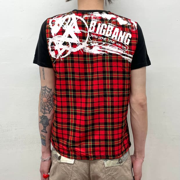 Big Bang's back checkered t-shirt 