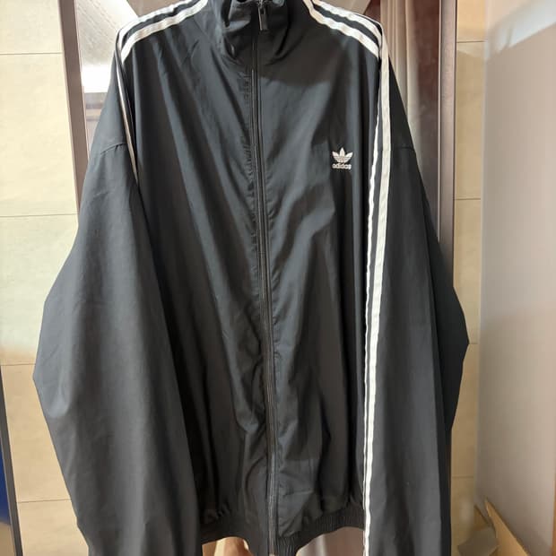 아디다스 아딜레니움 바람막이 트랙 자켓 IV9339