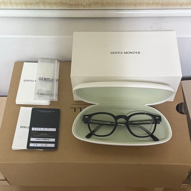 젠틀몬스터 에디A 판매합니다