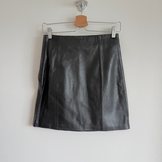자라(ZARA) 램스킨 레더 스커트