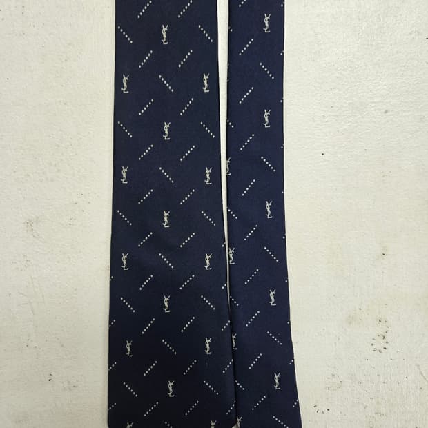 입생로랑 YSL 모노그램 네이비 실크 넥타이