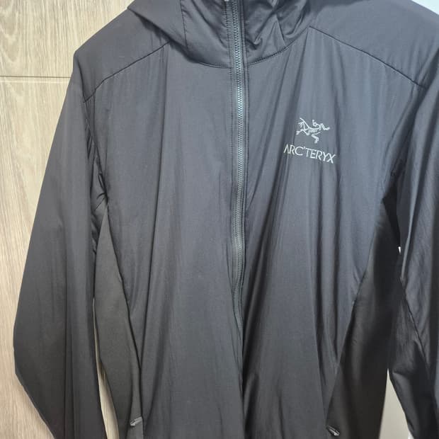 [M] 24FW 아크테릭스 아톰 후디 블랙