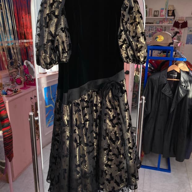 블랙 벨벳 리본 퍼프 원피스