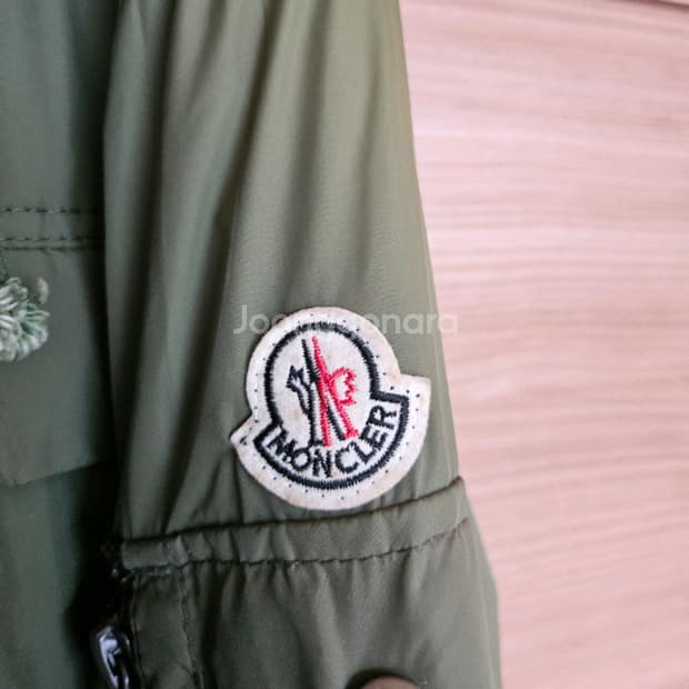 몽클레어 감마블루 사파리패딩 .  100