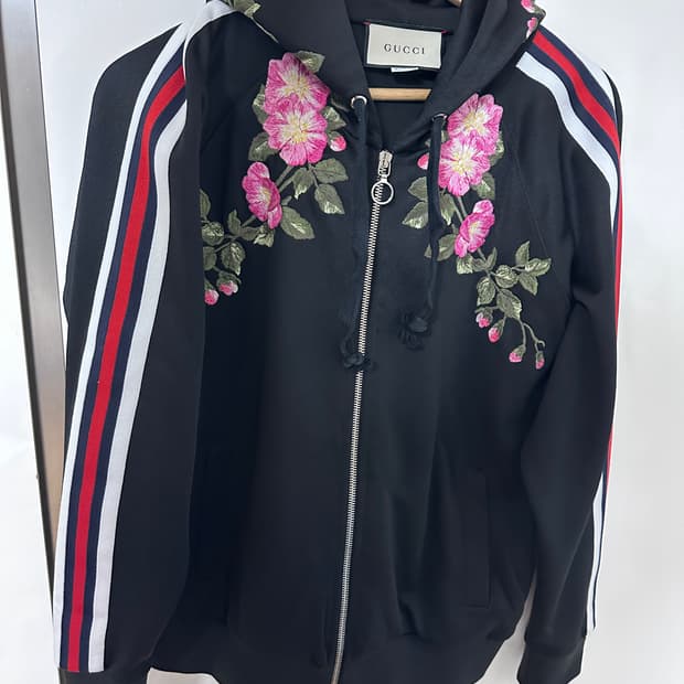 구찌 17fw 프로럴 엠브로이디드 후드집업